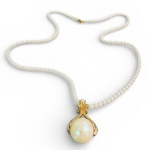 Avon 1994 Pearlesque Elegance Necklace Gold Tone and Cream Retro Vintage 32 Inch